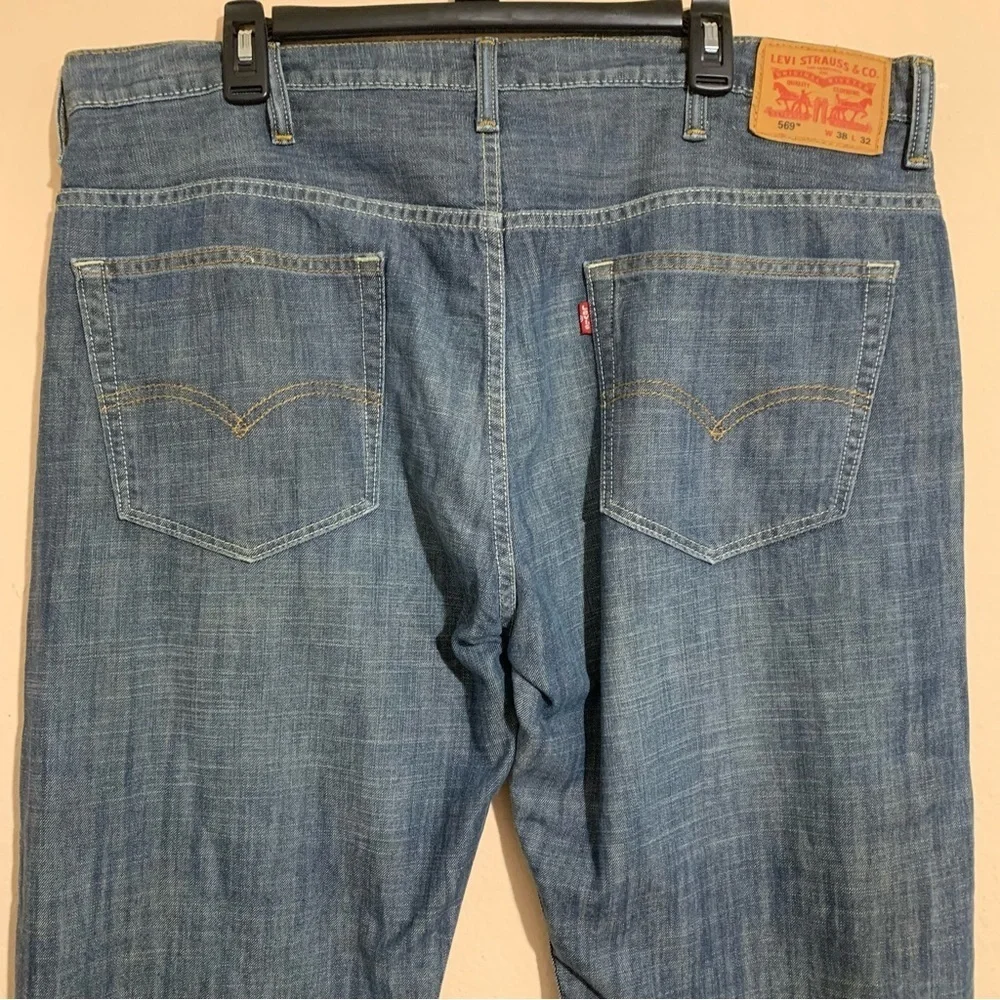 Levi's 569 Men’s Denim Jeans 38x32 Blue 100% Cotton Straight Loose Fit Med Wash